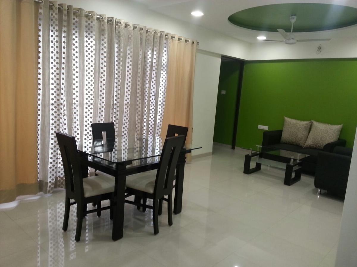 Arista Service Apartments Andheri Мумбай Екстериор снимка